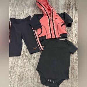 Nike 3 pc. Infant Set in Gray and Coral